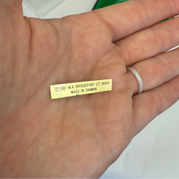 Vtg 1987 Small Wood Wreath Ornament Goose Holly Berries Winter Christmas Holiday - Picture 7 of 10